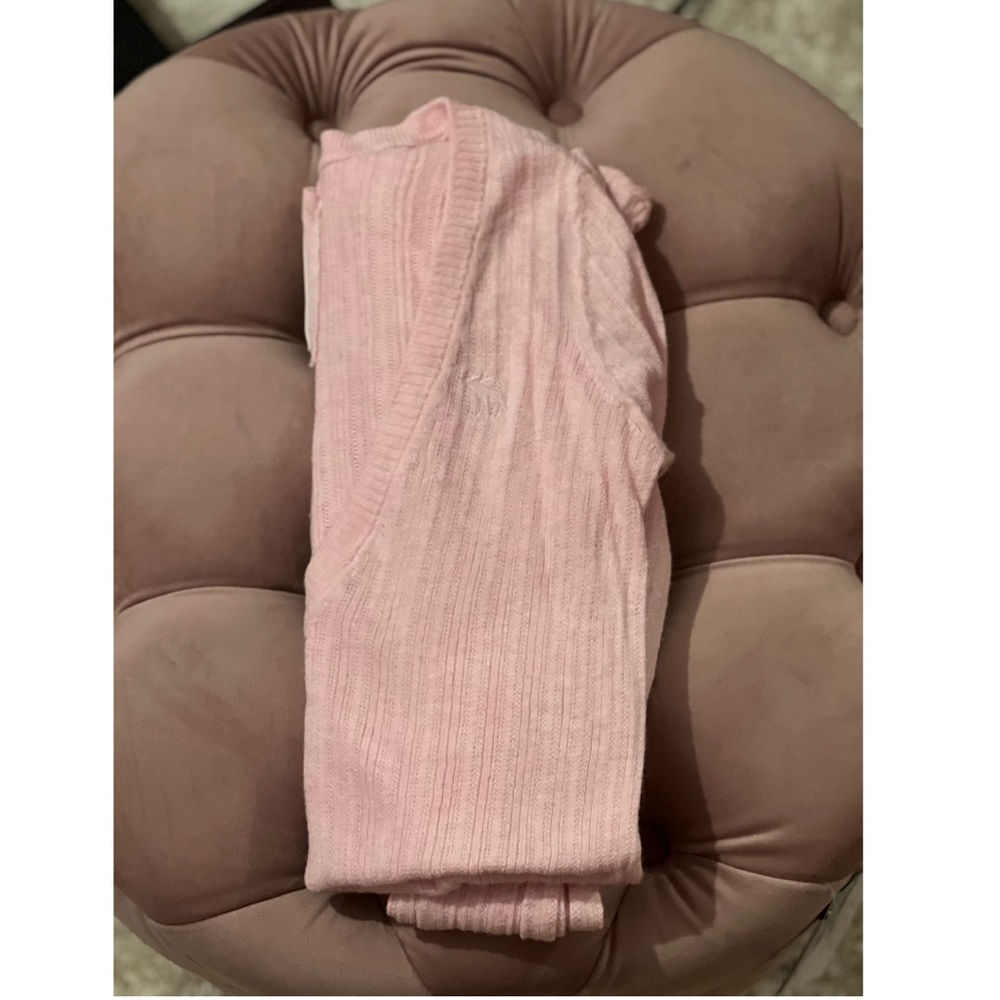 Vintage Pink V-Neck Abercrombie & Fitch Sweater